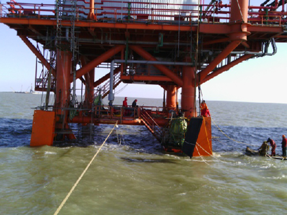 中信能源天時集團月東油田海上采油平台A1、A2靠船件設計、製（zhì）作、現場安裝等項目（2013年）