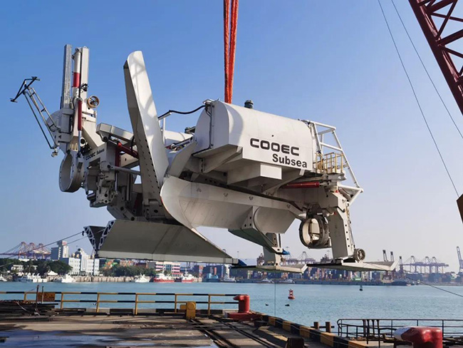 我（wǒ）國首次深水犁式挖溝機海試成功