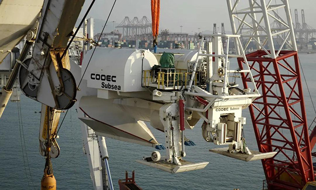 我國首次深水犁式挖溝機海試成（chéng）功