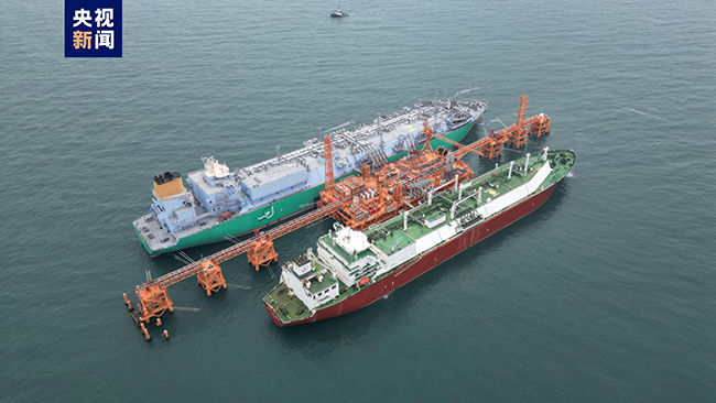 世界最大海上液化天然氣接收站試運行