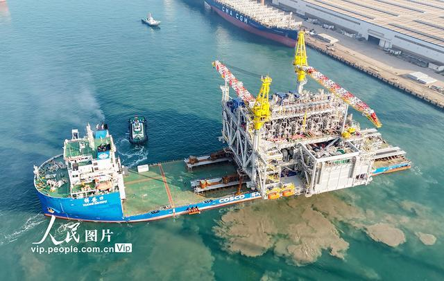 2萬噸！青島造馬讚油（yóu）氣田項（xiàng）目關鍵模塊（kuài）起運