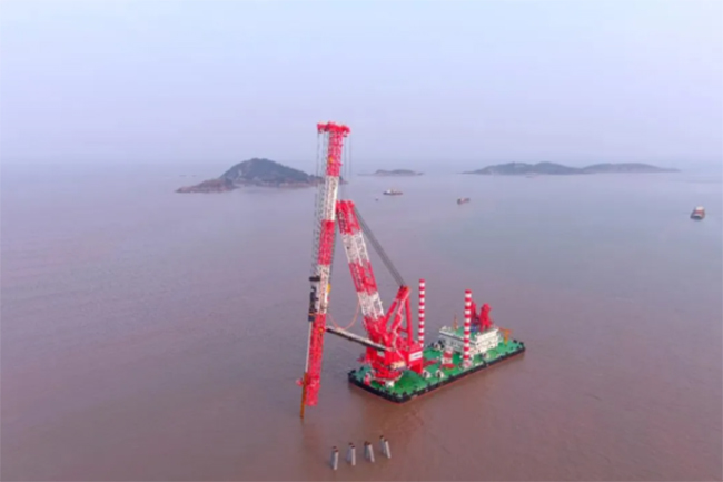 國內首艘（sōu）110米（mǐ）架高旋轉式打樁船“三航樁22”完成首秀