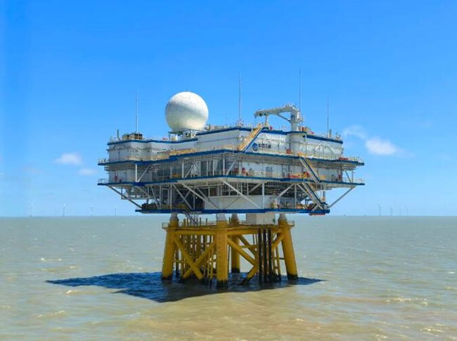 我國首個搭載氣象雷達的海上升壓站安裝（zhuāng）完成