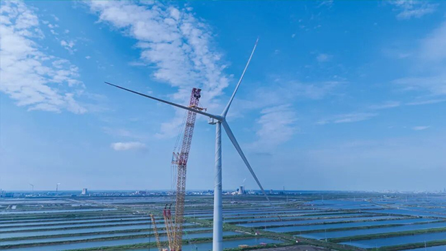 全球最（zuì）大26兆瓦級海上風電機組成功（gōng）吊裝