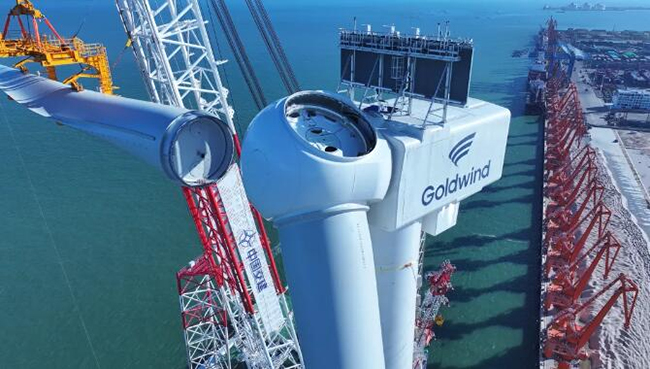 金風科技16MW漂浮式風（fēng）電機組成功吊裝