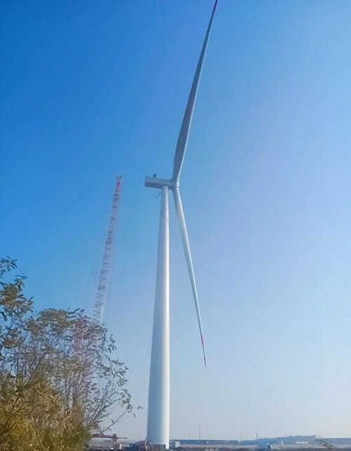 中船科技首（shǒu）台H260-12.6MW海上（shàng）機組完成吊裝