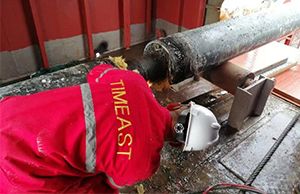 我公司負責施工的原渤西油氣處理廠登陸管道與高沙嶺（lǐng）港（gǎng）區10萬噸級航道一期工程及防波（bō）堤一期工程交叉影響區域部分海底（dǐ）管道回收工程項（xiàng）目進展順利