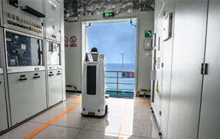 國內首個！海（hǎi）上風電升壓站迎來巡檢機器人