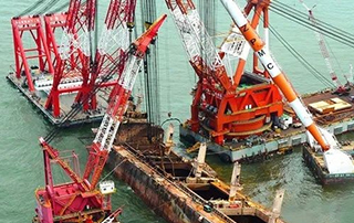 全（quán）球首例！半潛船配合浮吊船成功安（ān）裝（zhuāng）海上（shàng）升壓站導管架