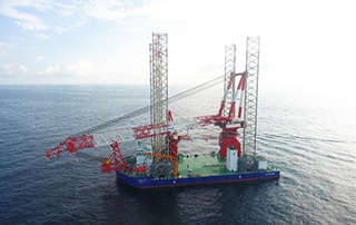 起重能力最強的風電安裝“利器”-“海（hǎi）峰1001”