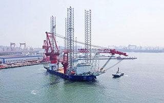 國內綜合性能（néng）最強的“第四代+”海上風（fēng）電（diàn）施工平台“港（gǎng）航平5”開啟海試（shì）