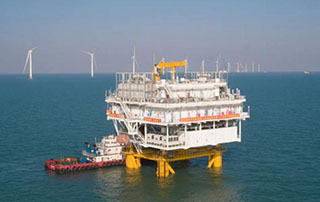 海南首座！三航局華能臨高海上風電場項目海上升（shēng）壓（yā）站吊裝圓滿完成