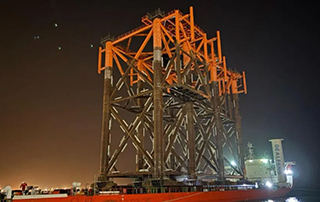 天津智能製造基地最大導管架完成裝船作業