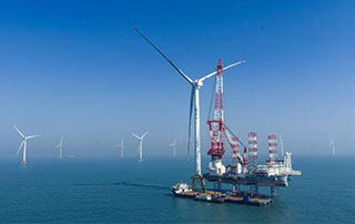 全球首台20兆瓦海（hǎi）上風電機組（zǔ）完成吊裝