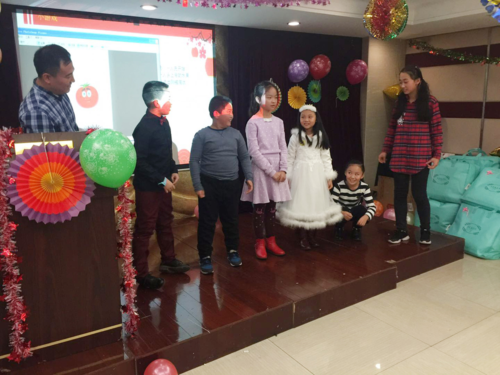 贏（yíng）戰2018—向日葵视频官网公司2017年度總結（jié）大會