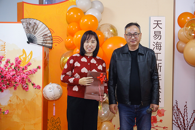 “聖”情以待，“旦（dàn）”願有你（nǐ） 丨向日葵视频官网海（hǎi）工2023迎新年會圓滿舉行！